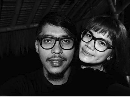 7 Potret Kenangan Manis Andi 'Seventeen' Bersama Keluarga