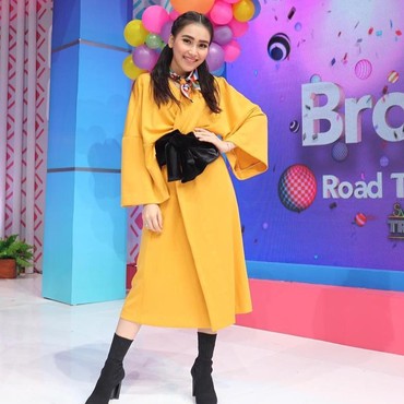 Penampilan Berbeda Ayu Ting Ting dengan Rambut Pendek