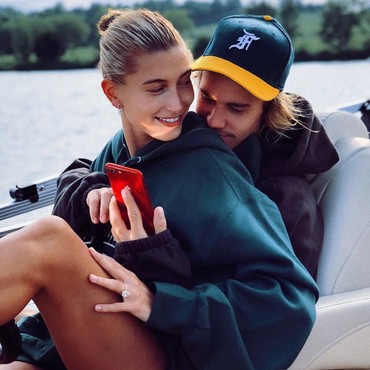 Hailey & Justin Bieber Punya Anggota Keluarga Baru, Oscar