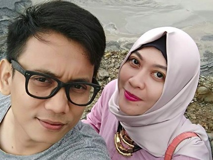 Sikap Romantis Almarhum Bani 'Seventeen' Bikin Istri Sulit Melupakan