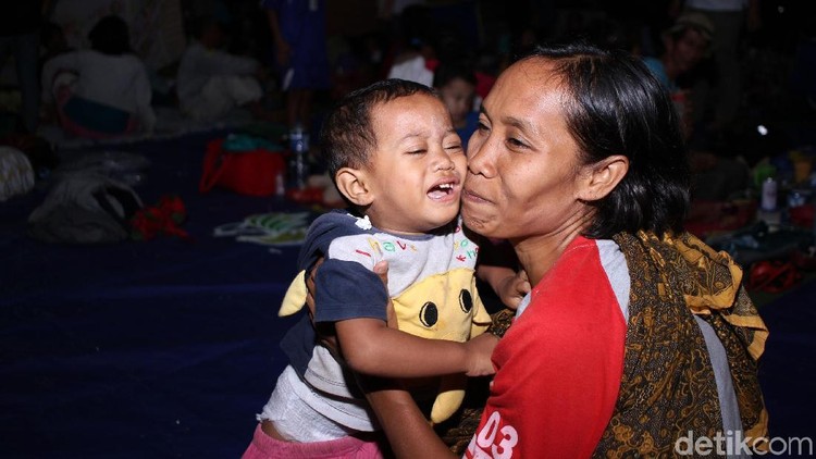 Bagi Bunda dan keluarga yang ingin menyalurkan bantuan untuk korban tsunami Selat Sunda, CT Arsa Foundation membuka donasi.