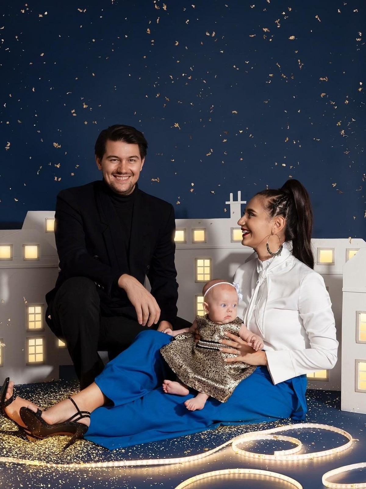 Jelang Natal&comma; enam selebriti membagikan keceriannya lewat sebuah foto di akun Instagram mereka&period;