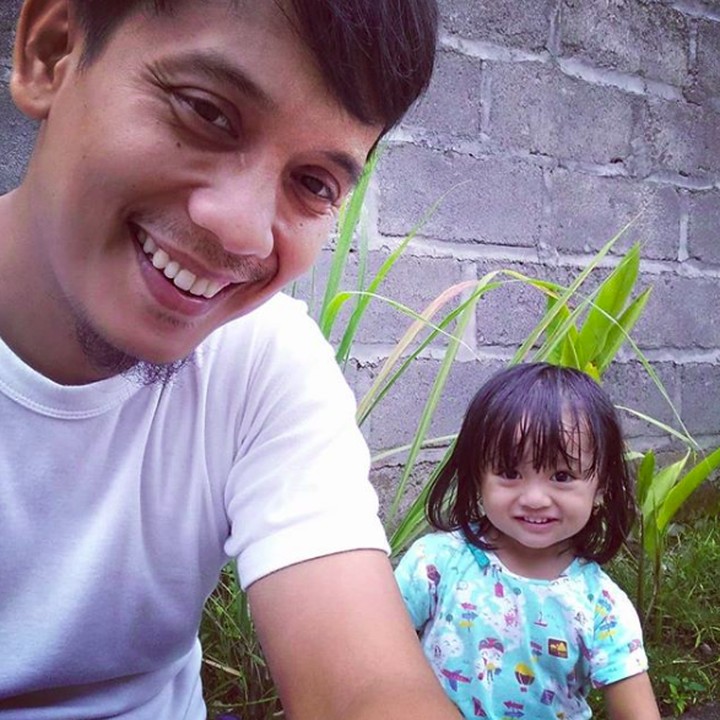 <p>Bani sayang banget deh sama putri pertamanya, Inara. (Foto: Instagram/baniseventeen)</p>