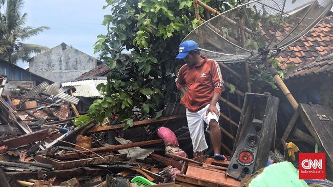 Listrik di Pantai Tanjung Jaya Banten Pulih Akhir Pekan Ini Aliran listrik di sepanjang Pantai Tanjung Jaya, Pandeglang, Banten yang padam diterjang Tsunami diperkirakan baru akan pulih pada akhir pekan ini.