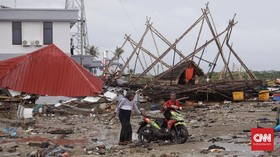Relawan FPI Ikut Evakuasi Korban Tsunami Selat Sunda