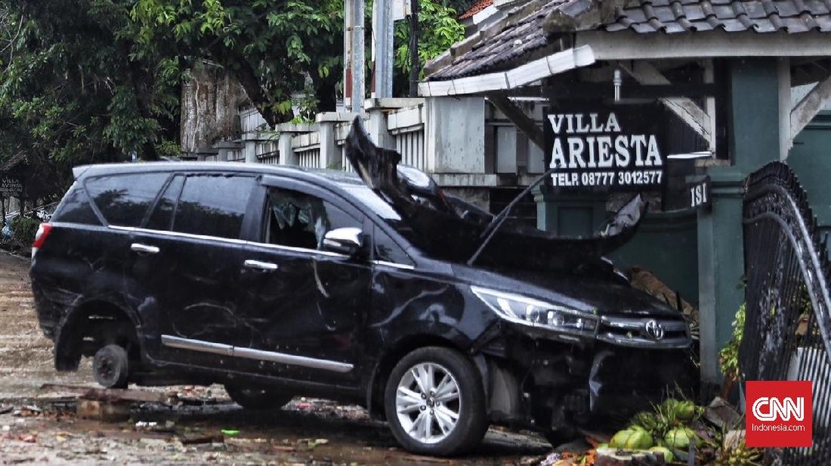 FOTO: Potret Kendaraan Korban Tsunami Selat Sunda
