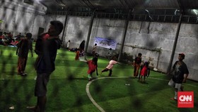 Mengikis Trauma Korban Tsunami Selat Sunda di Lapangan Futsal