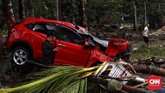 FOTO: Potret Kendaraan Korban Tsunami Selat Sunda Ada banyak kendaraan yang terabadikan kamera kondisinya rusak berat pasca tsunami Selat Sunda pada Sabtu (22/12).