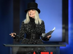 Keluarga Ungkap Penyebab Kematian Diane Keaton
