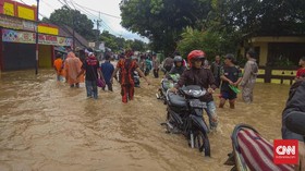 Usai Diterjang Tsunami, Labuan Banten Tergenang Banjir