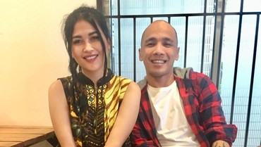 Kebahagian Ovi Sovianti Rayakan Natal Pertama dengan Suami