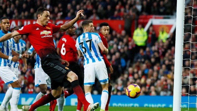 Man United meraih kemenangan meyakinkan ketika menjamu Huddersfield Town berkat dua gol Paul Pogba dalam laga yang berlangsung di Stadion Old Trafford.