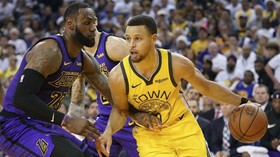 FOTO: Kemenangan Mahal Lakers di Hari Natal, LeBron Cedera