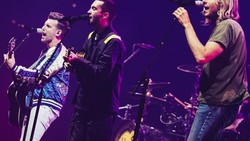 Lirik Lagu Overcompensate - Twenty One Pilots