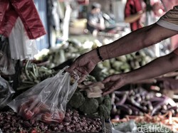 Kantong Plastik Haram di DKI, tapi Warung Kelontong Masih Boleh Pakai