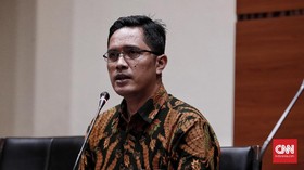 KPK Tahan 3 Tersangka Suap Restitusi Pajak PT WAE