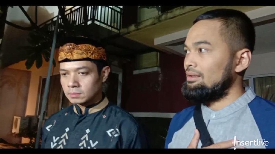 Teuku Wisnu: Jika Kami Ifan, Kami Belum Tentu Kuat Sebagai seorang sahabat, Dude Herlino dan Teuku Wisnu, ikut memberikan dukungan moral kepada Ifan Seventeen, atas cobaan yang tengah menimpanya.