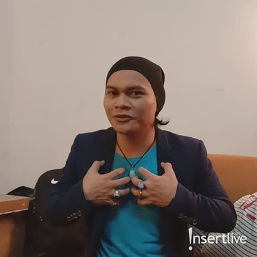 Jenguk Kriss Hatta, Mbah Mijan: Kalau Nonjok Ya Salah