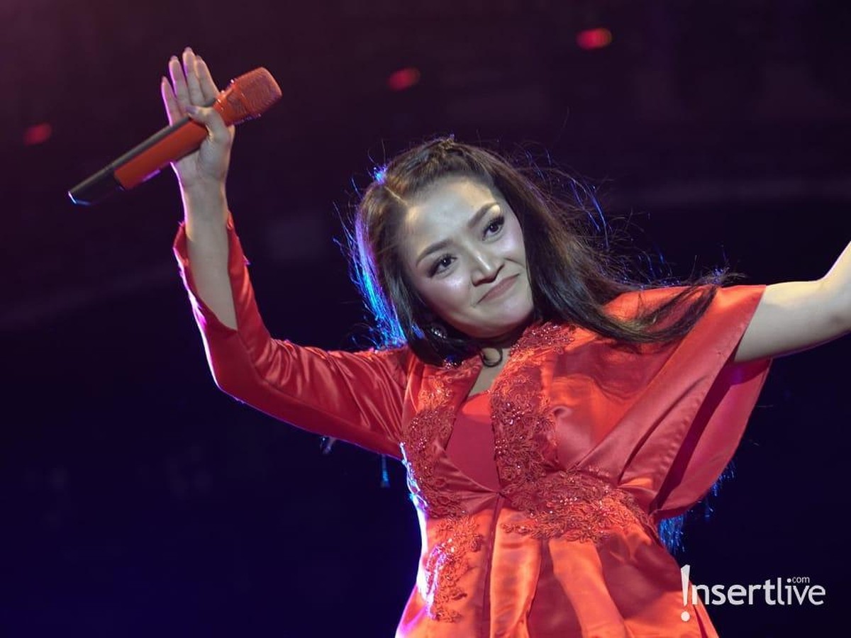 Siti Badriah akan segera menikah dengan Krisjiana Baharudin&period; Simak yuk&excl; Potret cantik Siti Badriah sebelum resmi melepas status lajangnya&period;