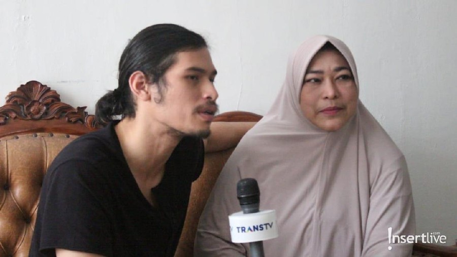 Virzha mengungkap kedekatannya dengan sang ibu yang sudah seperti perangko.