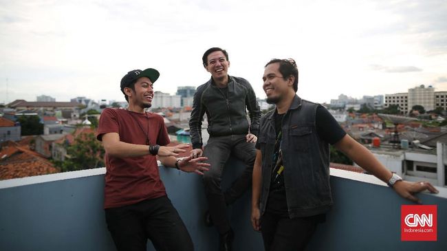 Telah keluar dari bandnya yang bernama Drive, penyanyi Anji tetap berhubungan baik dan bahkan merencanakan sebuah konser bersama-sama pada 9 Februari ini.