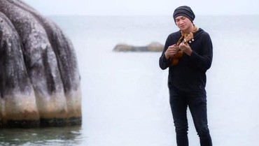 img-title Anji Menjelekkan Cover Albumnya, Dyrga 'Dadali' Murka