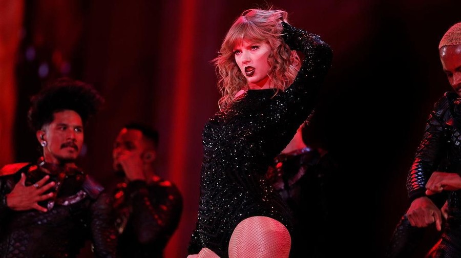 alah satu lagu andalan Taylor Swift, Look What You Made Me Do, telah ditonton sebanyak lebih dari 1 miliar kali di Youtube.