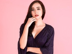 Pesona Aura Kasih yang Bikin Kaum Adam Terpikat