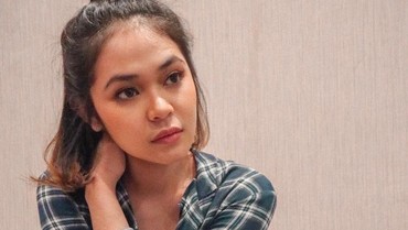 img-title Jadi Vokalis Geisha, Regina Poetiray Tak Terbebani