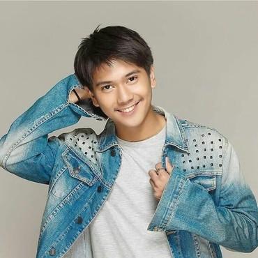 Ulang Tahun Ke-19, Intip 6 Gaya Keren Iqbaal Ramadhan