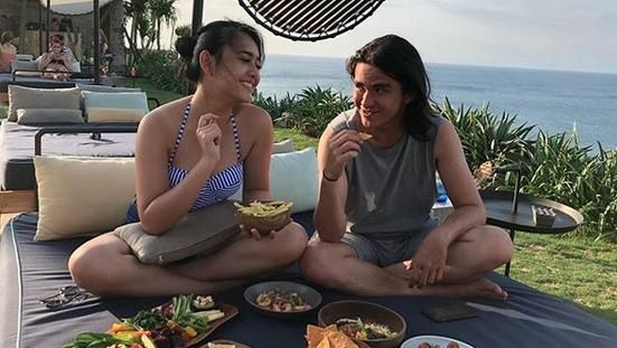 Amanda Manopo Seksi Berbikini, Otak Netizen Tak Karuan Semakin dewasa, Amanda Manopo semakin berani. Ia menjadi dirinya sendiri dengan kerap tampil seksi.