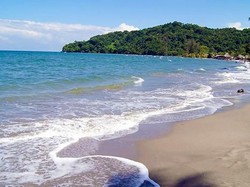 Lagi Mau Snorkeling di Honduras, Turis Temukan Pecahan Roket