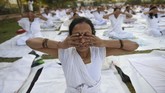 NYALANG: Tsunami Doa dan Cahaya Natal di Ujung Tahun Dalam foto-foto unik pilihan CNNIndonesia.com pekan ini, ada bulan purnama di Macedonia, ornamen-ornamen di Turki, dan peringatan tsunami di India.