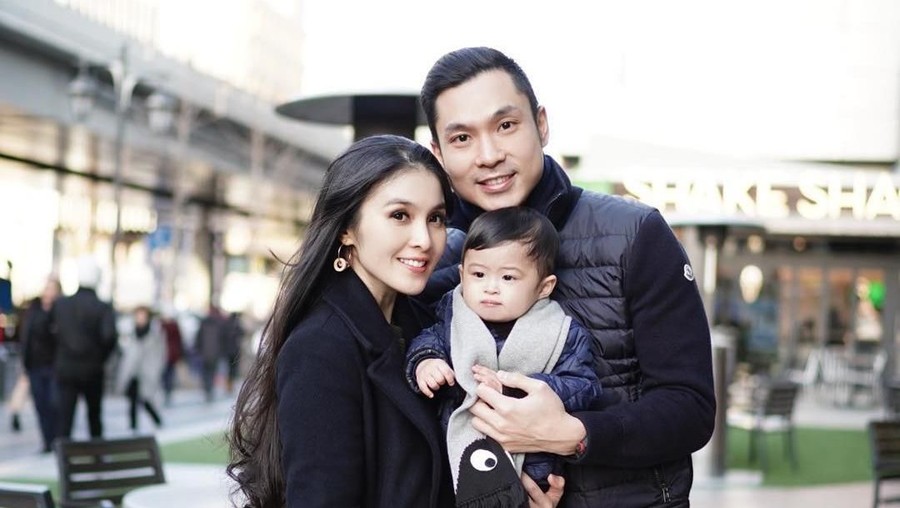 Sandra Dewi Umumkan Kehamilan Kedua Sandra Dewi umumkan kehamilan anak keduanya.