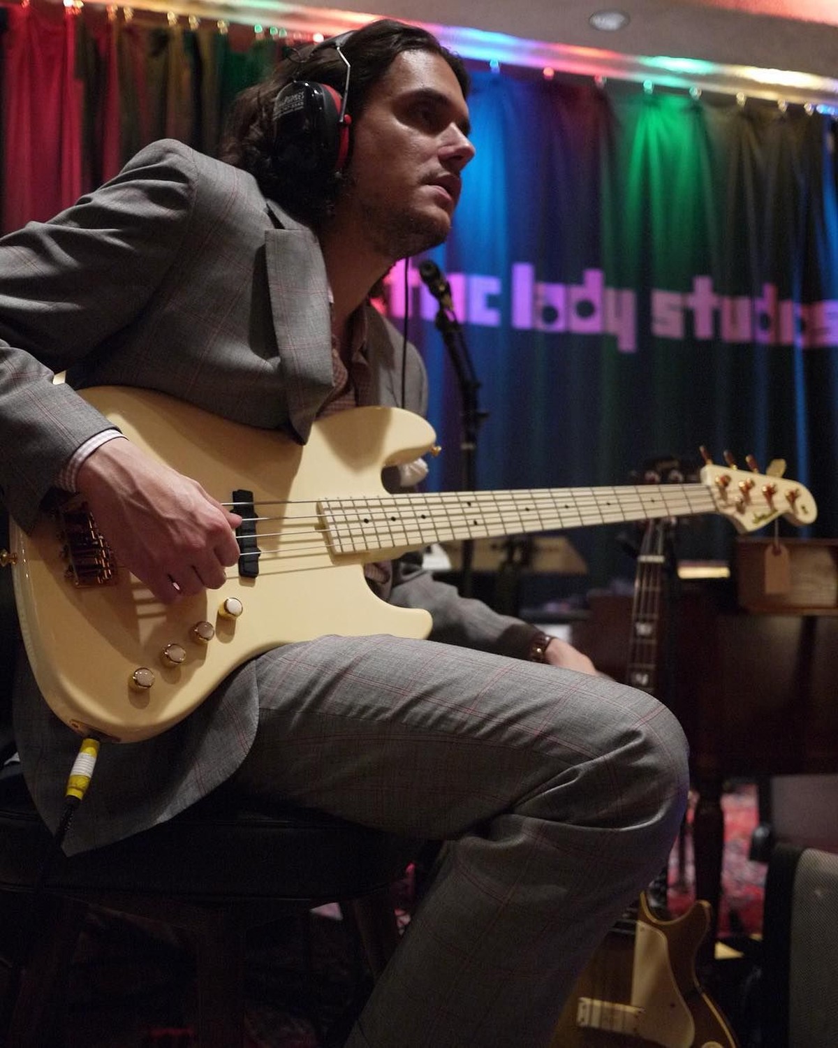 John Mayer bakal menggelar konser di Indonesia pada April 2019 mendatang&period; Sebelumnya&comma; yuk simak enam aksi keren Mayer saat berlaga di atas panggung&period;