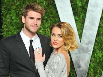 Menikah Hanya 8 Bulan, Miley Cyrus dan Liam Hemsworth Resmi Cerai