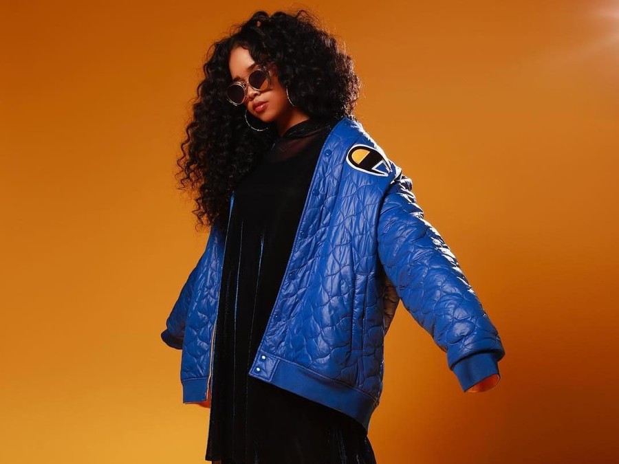Could've Been - H.E.R. feat. Bryson Tiller Berikut lima pilihan lagu favorit mantan presiden Amerika Serikat, Barrack Obama, sepanjang 2018.
