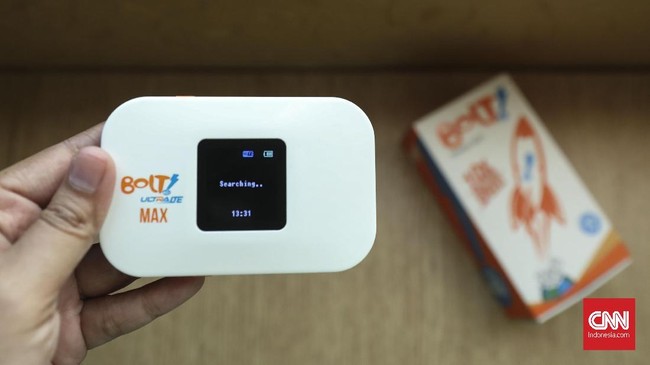 Pelanggan Bolt memadati gerai untuk meminta pengembalian pulsa dan kuota