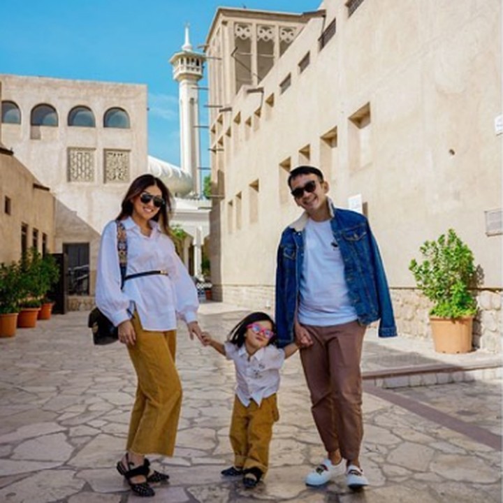 <p> Kakak Thalia nampak sangat gembira ya, bisa menghabiskan liburan bareng Ayah Ruben yang sibuk bangt. (Foto: Instagram @ruben_onsu)</p>