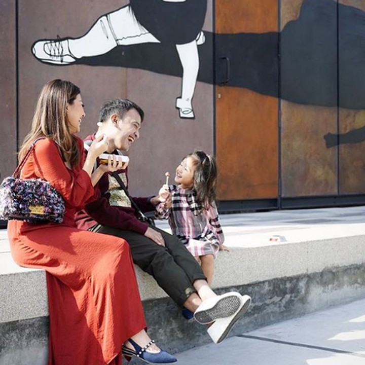 <p>Cerita, tawa dan canda menghiasi keluarga kecil ini. Asyik ya liburan mereka, Bun. Dokumentasi: @ hutanijaya (Foto: Instagram @ruben_onsu)</p>