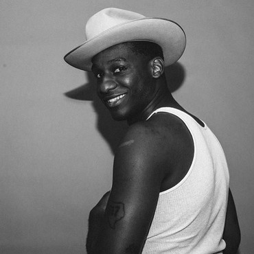 Lirik Lagu Why Don't You Touch Me - Leon Bridges