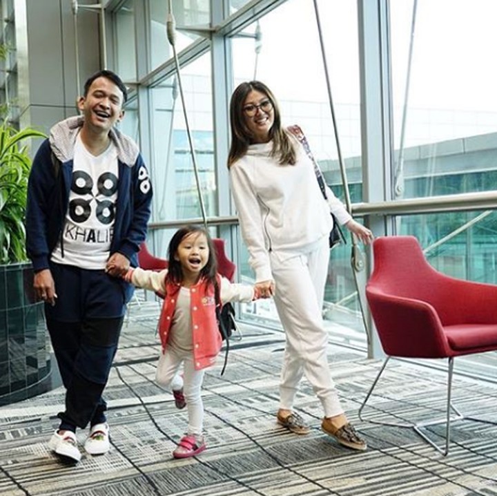 <p>Momen liburan Natal dan tahun baru, dimanfaatkan Ruben Onsu untuk rehat sejenak dari panggung hiburan. Saatnya menghibur diri dan keluarga, Bun. Dokumentasi: @ hutanijaya (Foto: Instagram @ sarwendah29)</p>