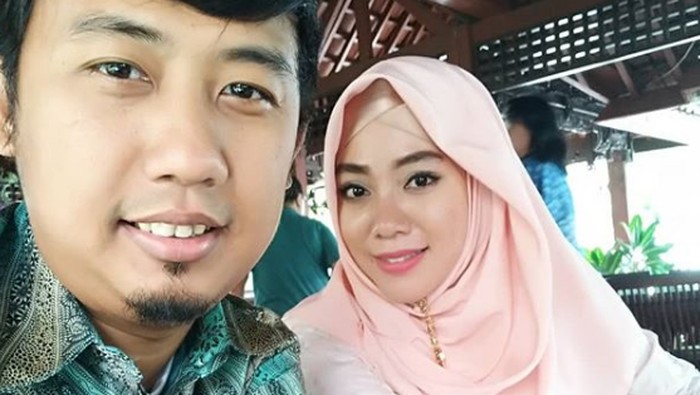 Ade Jigo dan Mendiang Istri