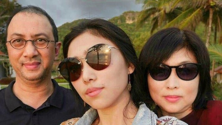 Rupanya ini kiat sukses orang tua Isyana Sarasvati dalam mendidik anak, hingga membuat Isyana berhasil jadi penyanyi seperti saat ini.