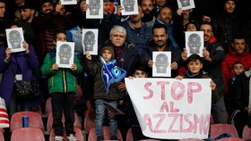 FOTO: Wajah Koulibaly Hiasi Markas Napoli Usai Insiden Rasial