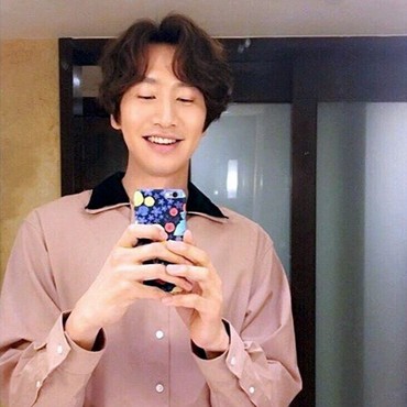 Lee Kwang Soo 'Running Man' Kecelakaan Mobil, Begini Kondisinya