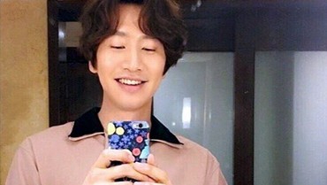img-title Lee Kwang Soo 'Running Man' Kecelakaan Mobil, Begini Kondisinya