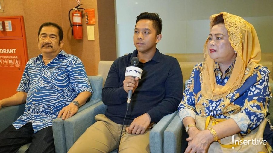 Pernikahan Sheza Idris dan Surya Ibrahim semakin lengkap dengan kelahiran sang buah hati. Pasangan ini dikaruniai seorang anak perempuan bernama Adrina Aisyah.
