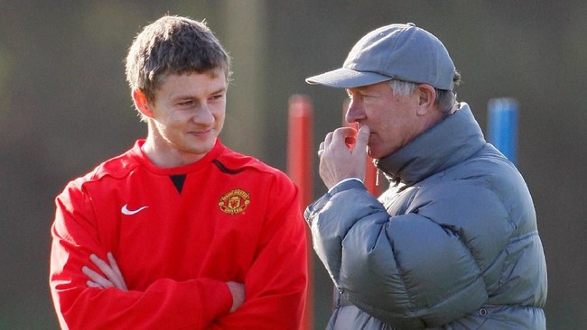 Mantan manajer Manchester United, Sir Alex Ferguson, turut serta dengan Marcus Rashford dan kawan-kawan yang bertandang ke markas Paris Saint-Germain.