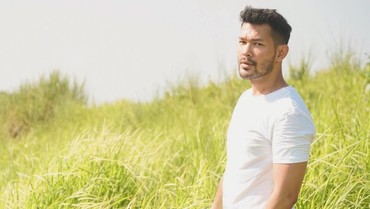 Didatangi Ibunya, Rian Ibram Tak Bisa Menahan Tangis